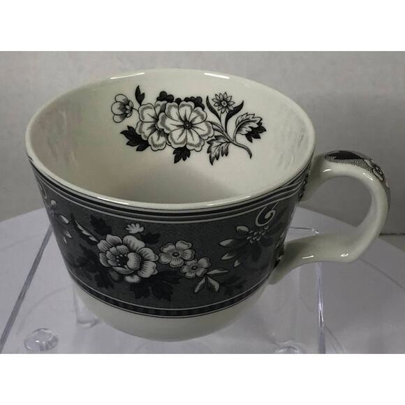 The Spode Blue Room Collection Botanical Teacup and Saucer - Picture 9 of 11